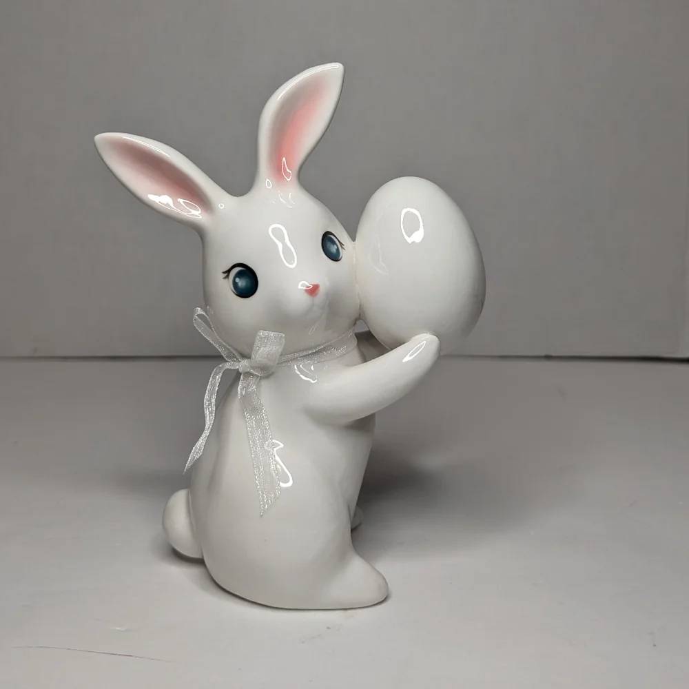 Target Spritz Easter Bunny Egg Spring White Ceramic Rabbit Retro Style Cute